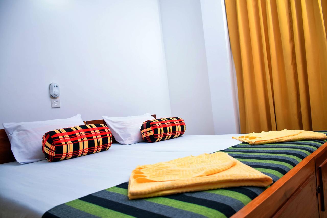 Vishmee Holiday Inn แอมบิลิปิติยา ภายนอก รูปภาพ
