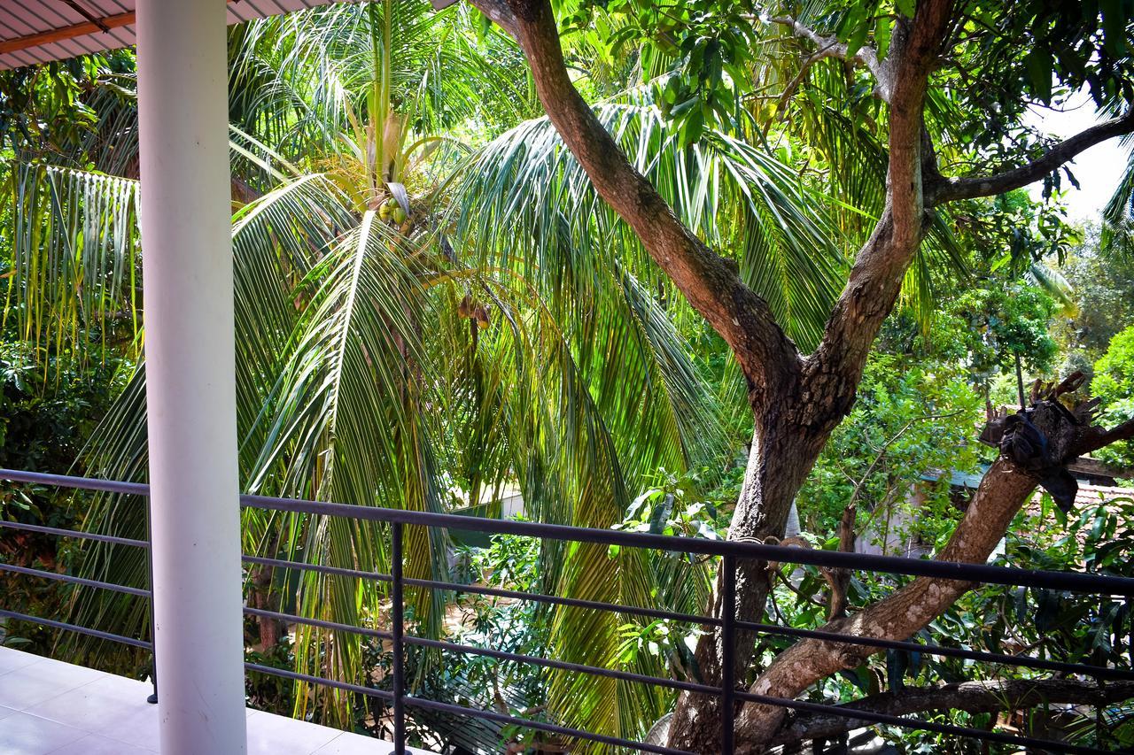 Vishmee Holiday Inn แอมบิลิปิติยา ภายนอก รูปภาพ
